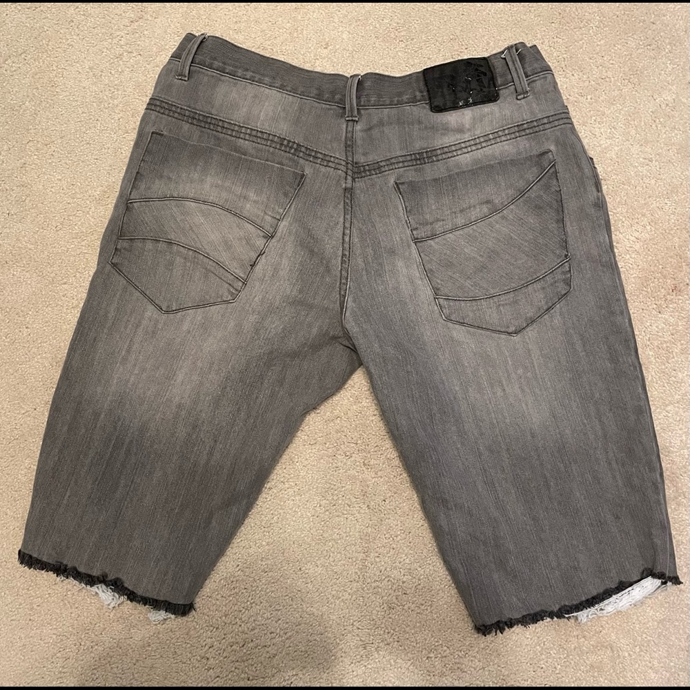 Like new GOTCHA gray jean shorts.